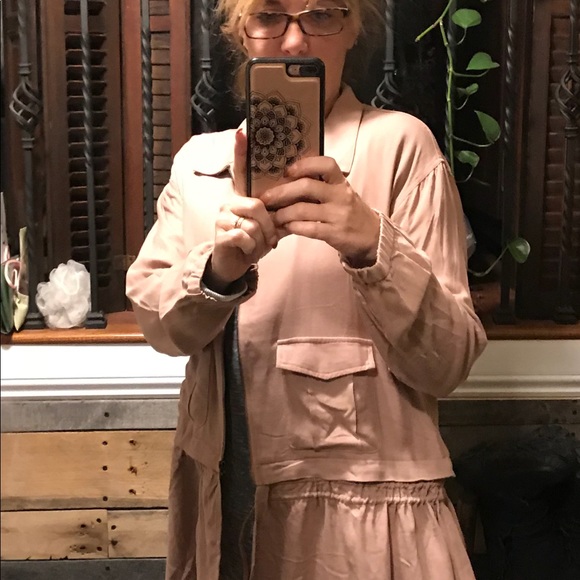 Lightweight Spring Ruffle Jacket 100%Rayon - Picture 5 of 6